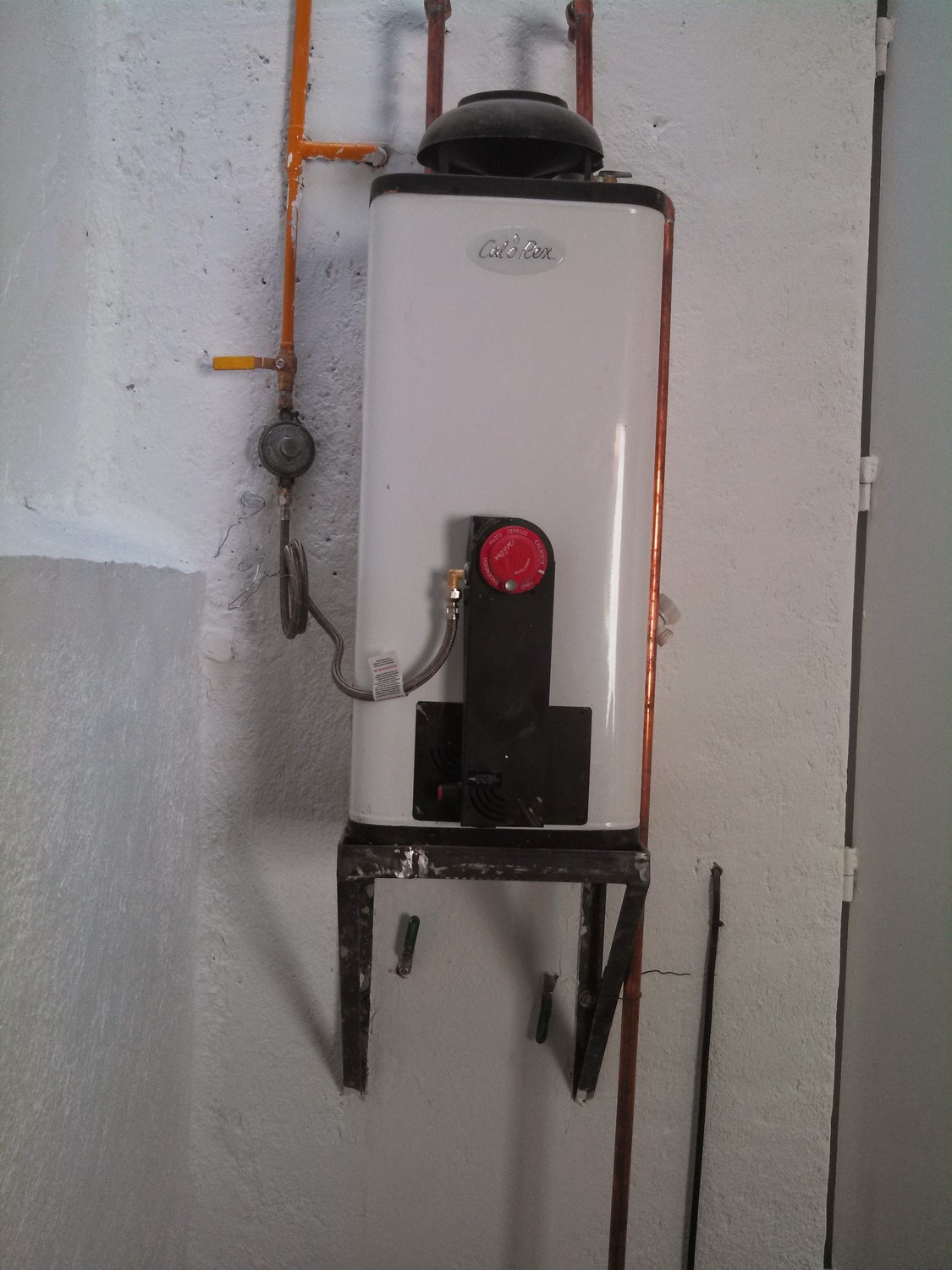 <span style="font-weight: bold;">PLOMERIA Y ELECTRICIDAD</span> 